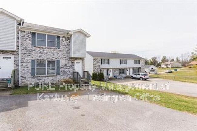 Primary Photo - 308 Pigeon Ct