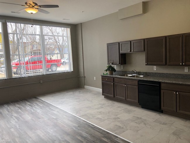 Building Photo - 751 2nd Ave S