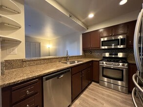 Building Photo - Sharp Contemporary 2 Bedroom 2.5 Bath Two Story Condo in San Jose