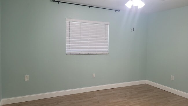 Building Photo - 2590 NW 98th Ave