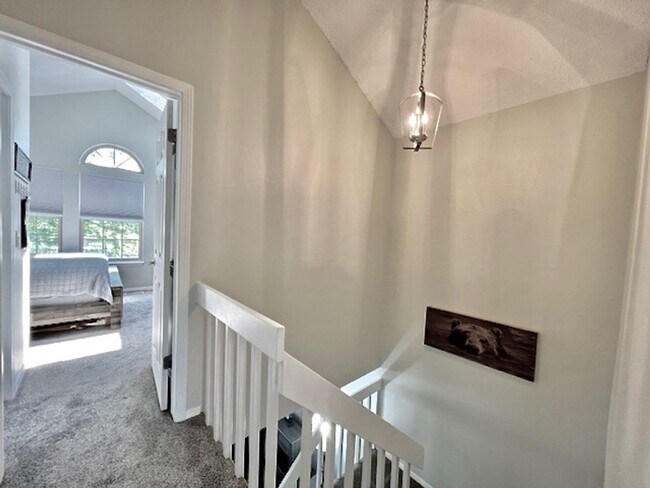 Building Photo - FURNISHED Two Bedroom Two Bath Condo on th...