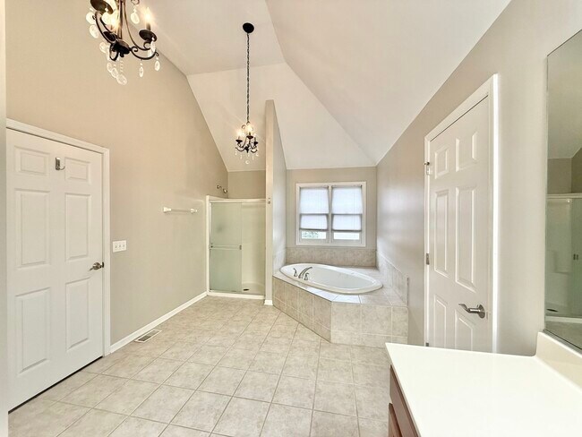 Building Photo - 2884 Riverstone Ct