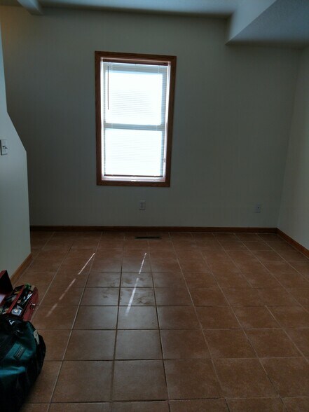 Dining - 911 Johnson St