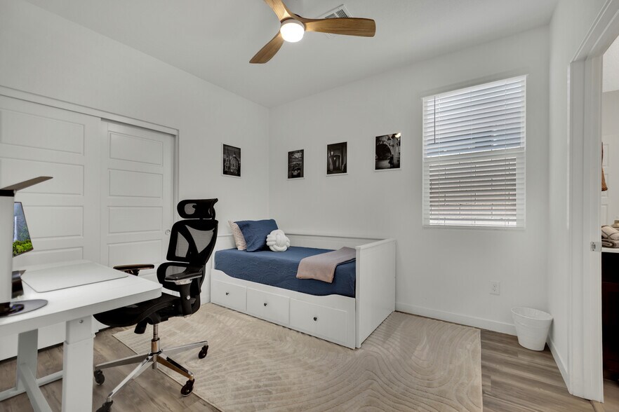 Second Bedroom with Trundle Daybed - 9440 Sequoia Ridge Ave