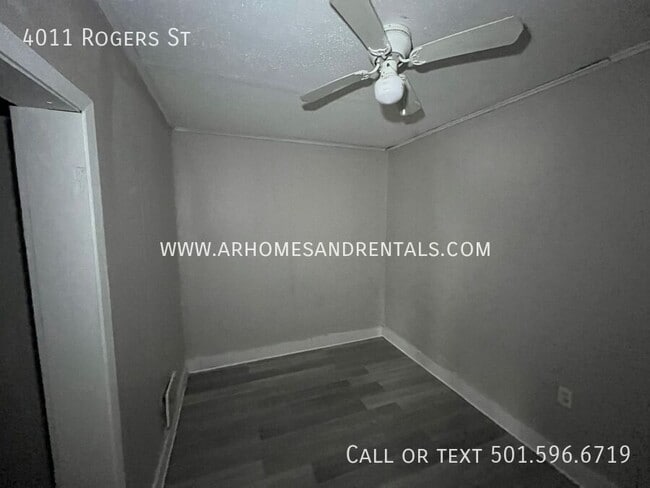 Building Photo - 4011 Rogers St