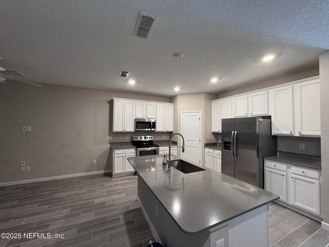 Building Photo - 10350 Alder Creek Ln