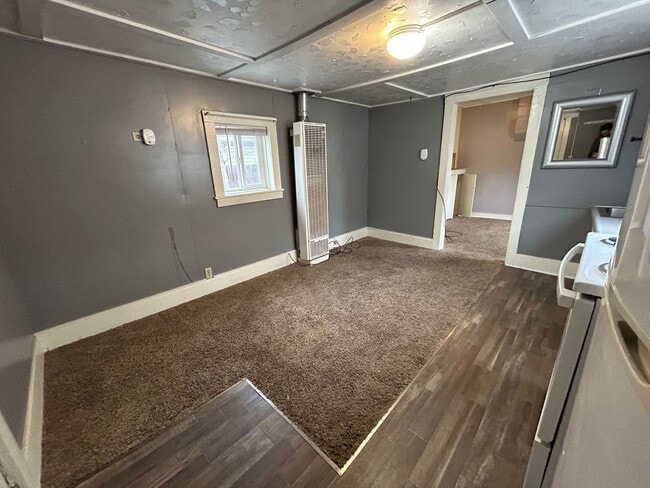 Building Photo - 1531 N Dickens St