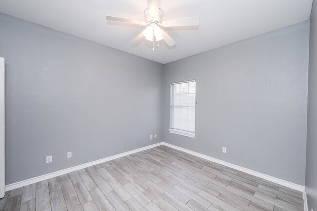 Building Photo - 205 W San Carlos St