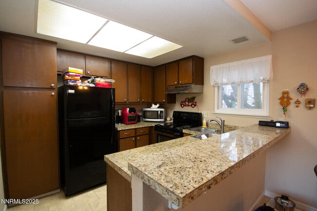 Building Photo - 2127 Roundhouse Rd