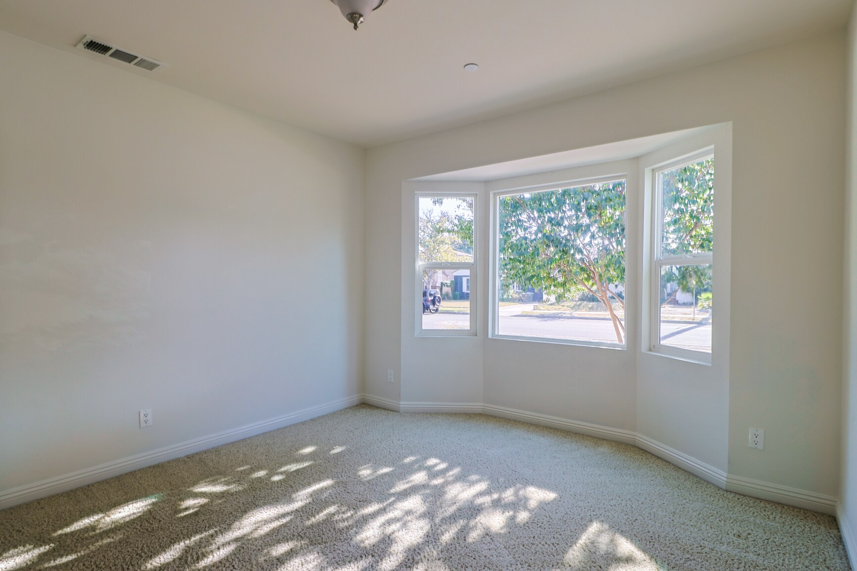 Building Photo - 844 N Lima St