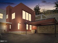 Building Photo - 4016 Camelot Heights Dr