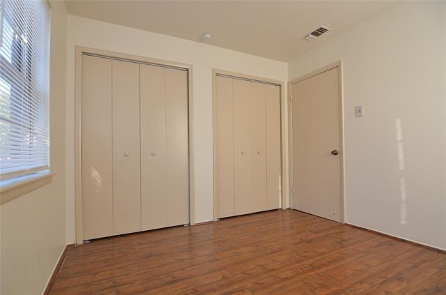 Building Photo - 4524 Sherwood Dr