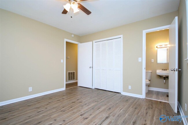 Building Photo - 4736 Bluehaven Dr NW