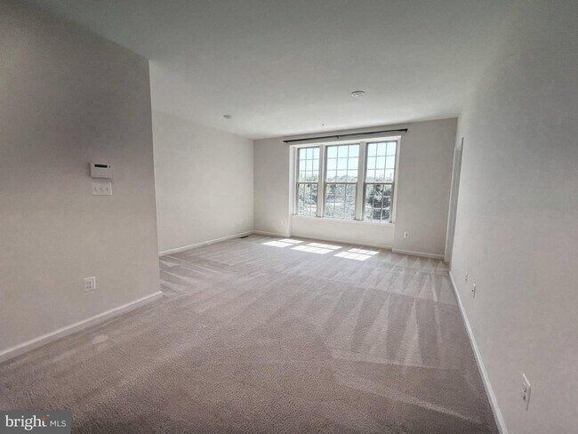 Building Photo - 8005 Orchard Grove Rd