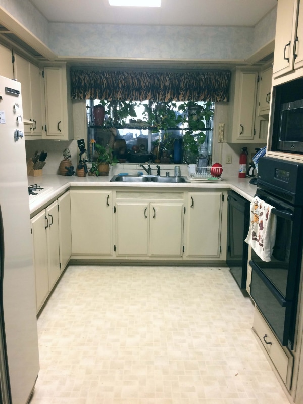 Building Photo - 444 Whispering Pines Dr