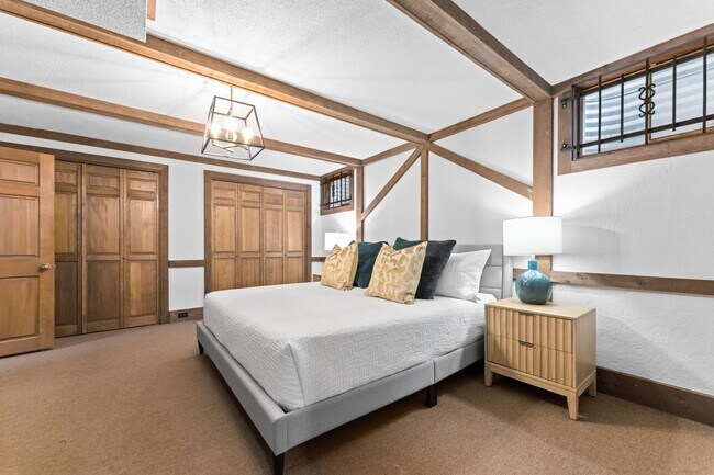 Building Photo - Fully Furnished Luxury Estate in Boise's Lower Highlands