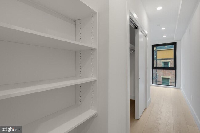 Building Photo - 2007 Cambridge St