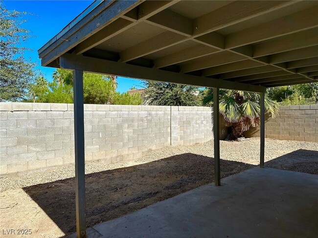 Building Photo - 5436 Burkshire Dr