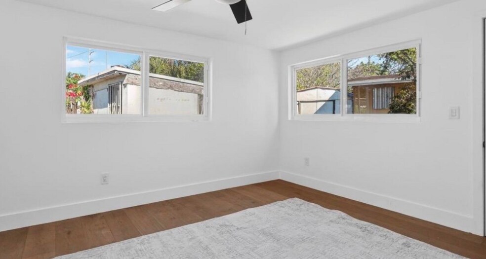 Building Photo - 621 SE 1st St