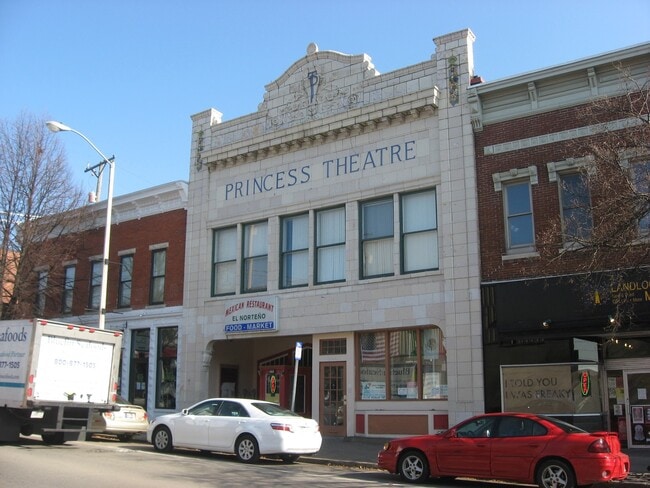 Building Photo - 204 N Walnut - Princess Theater