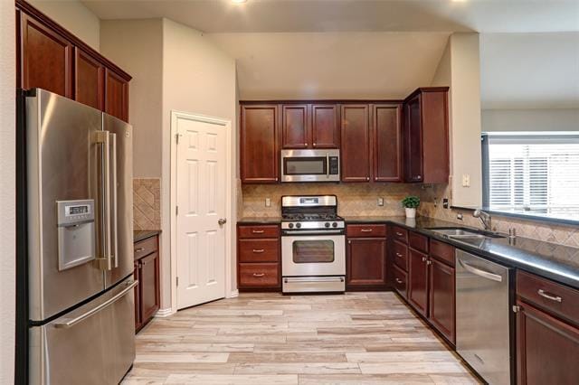 Building Photo - 2804 Cascade Cove Dr