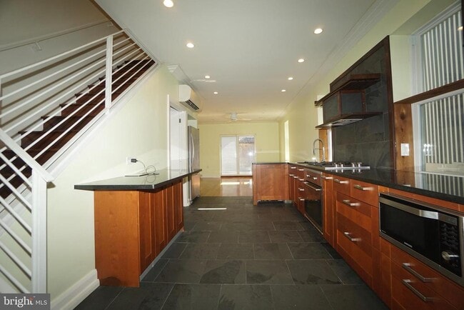 Building Photo - 1707 N Howard St