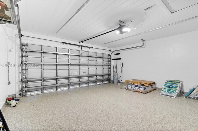 Building Photo - 2207 NE 16th Ave