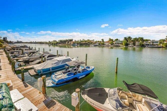 Building Photo - 5600 Collins Ave