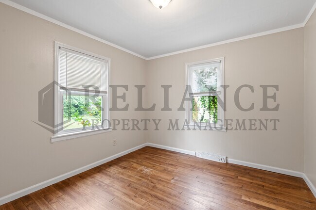 Building Photo - 1523 Matlock Dr