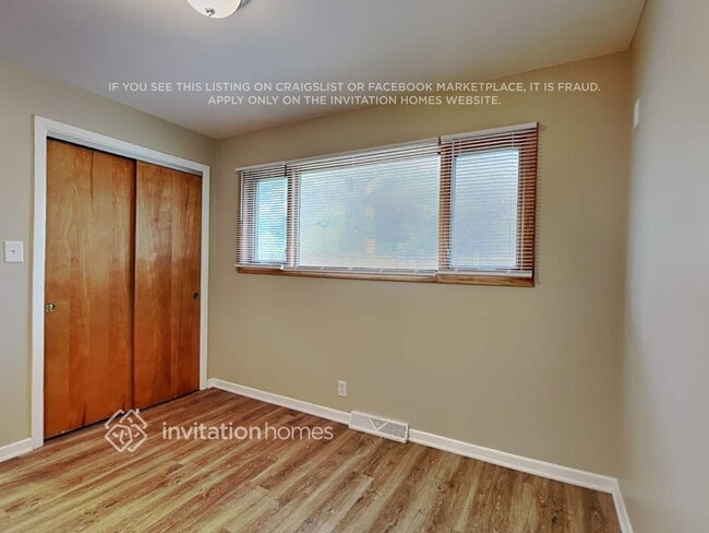 Building Photo - 21 Julie Dr