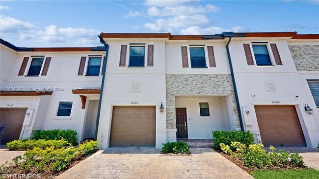 Building Photo - 10004 SW 231st Ln