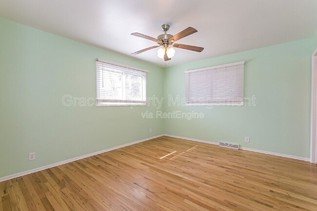 Building Photo - 2871 S Golden Way