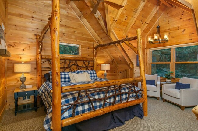 Building Photo - 141 Yellow Locust Dr