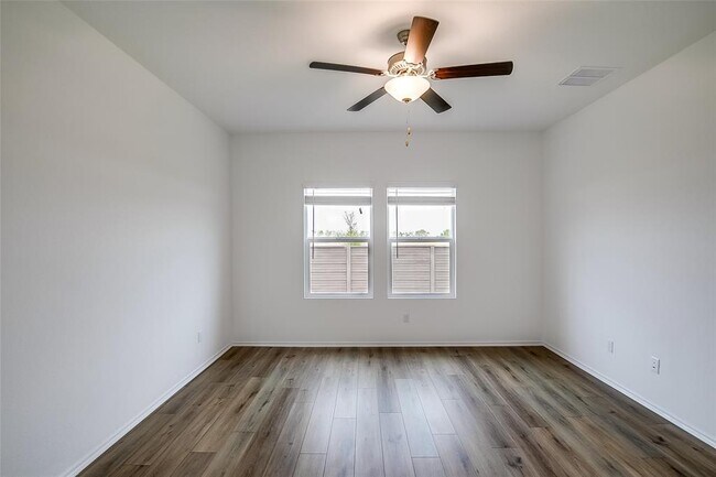 Building Photo - 414 Sebring Cir