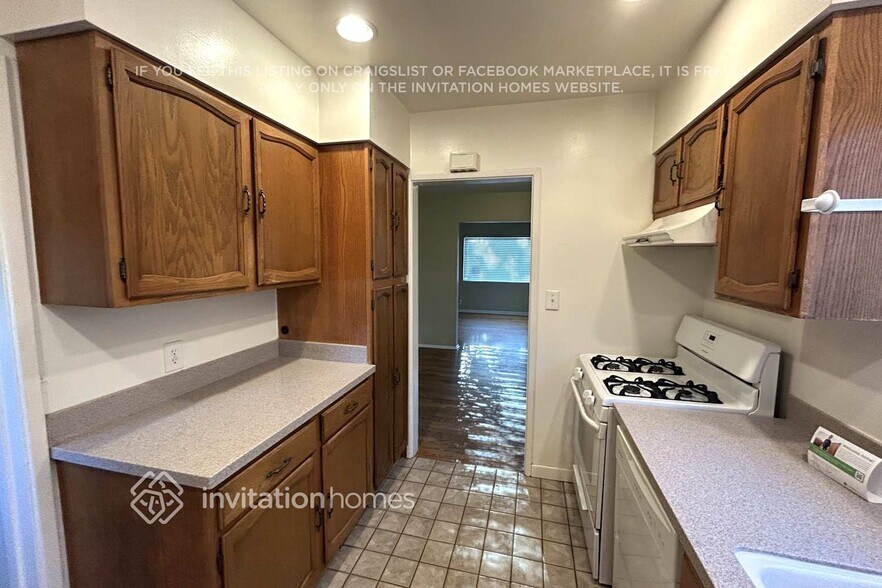 Building Photo - 6210 Blucher Ave