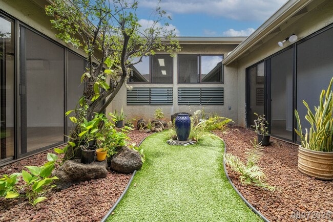Building Photo - Newly Renovated 3 BD/2 BA Home with 2 Car ...