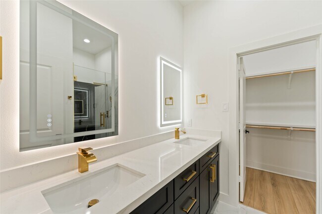 Building Photo - 8044 Sunbury St