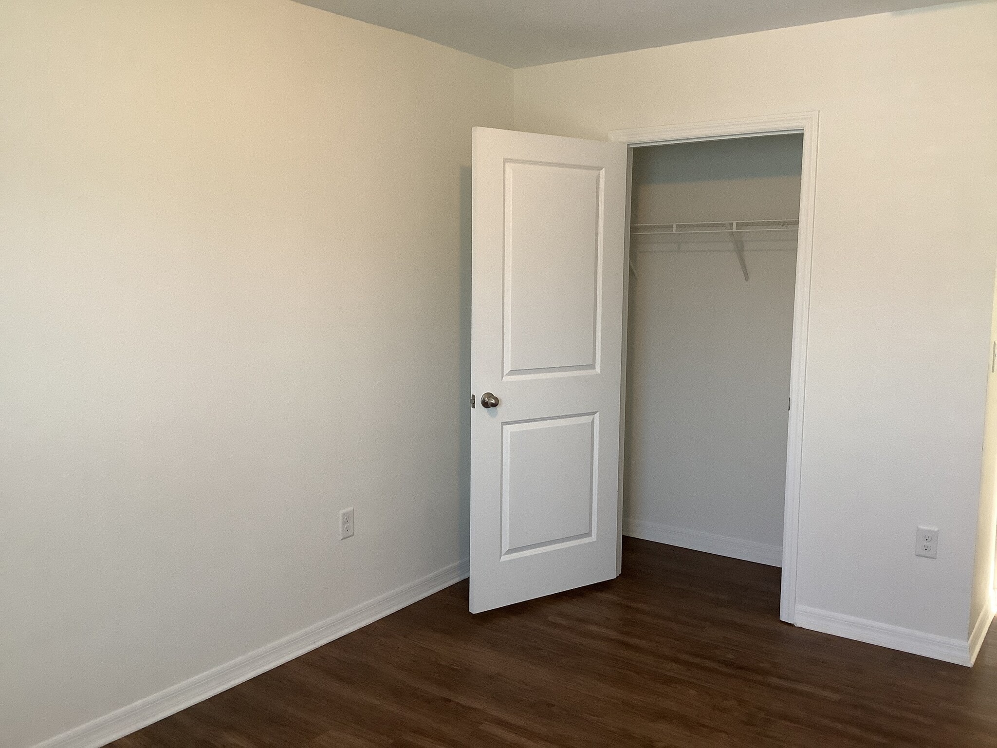 Building Photo - 807 Wiltonway Dr