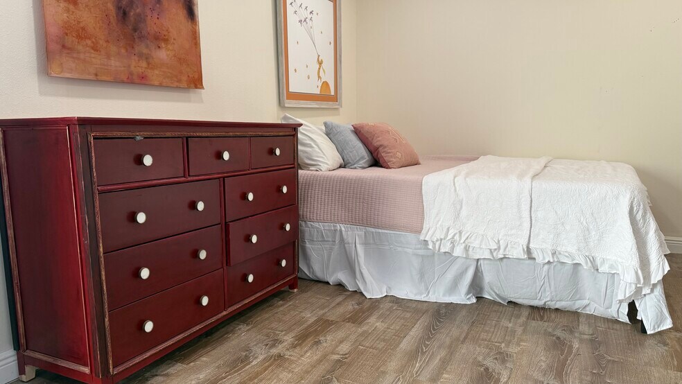 Building Photo - 90 S Highland Ave