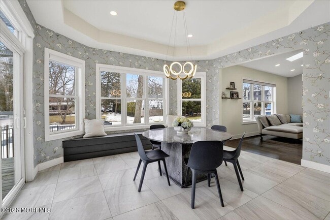 Building Photo - 475 Monmouth Pl