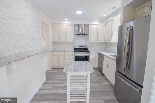 Building Photo - 254 Stanford Pl