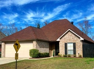 Building Photo - 40430 Cross Ridge Ave