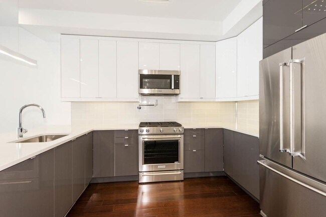 Building Photo - 129 Brunswick St