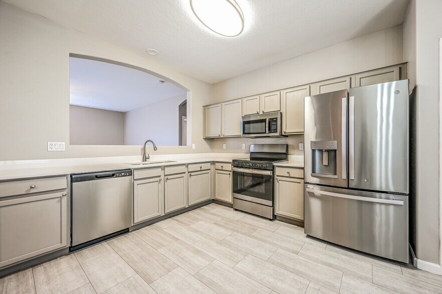 Building Photo - 12084 W Dreyfus Dr