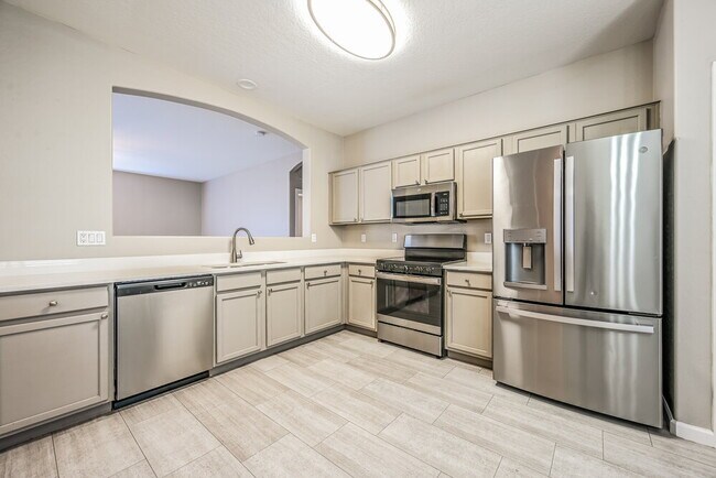 Building Photo - 12084 W Dreyfus Dr