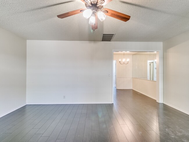 Building Photo - 3061 W Wilshire Blvd