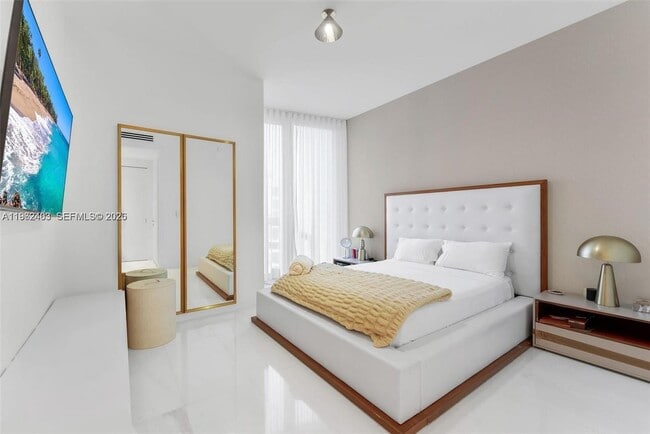 Building Photo - 300 Biscayne Blvd Way