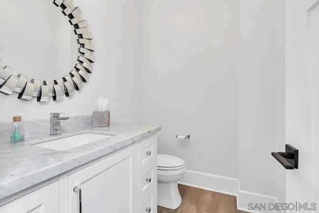 Building Photo - 914 B Ave