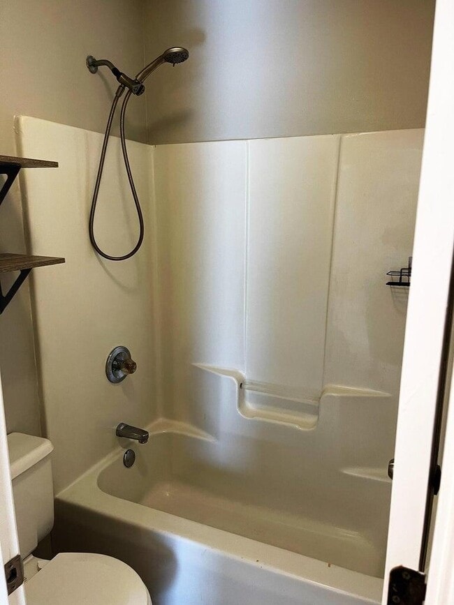 Building Photo - 1888 Bayou Dr