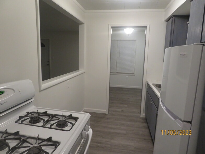 Building Photo - 324 McGoodwin Ave